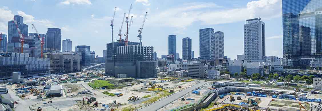 大阪駅周辺で行われている再開発の様子