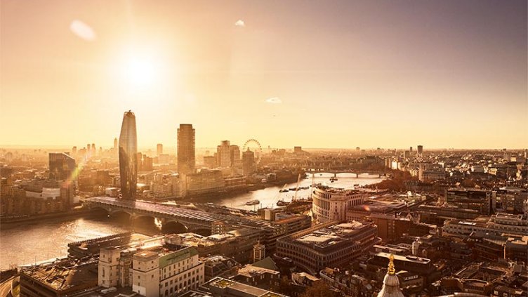 Multiple apartments and buildings near Sea view in London City