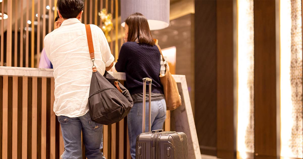 People spend money unnecessarily by making these mistakes while booking hotels, here are the saving tips